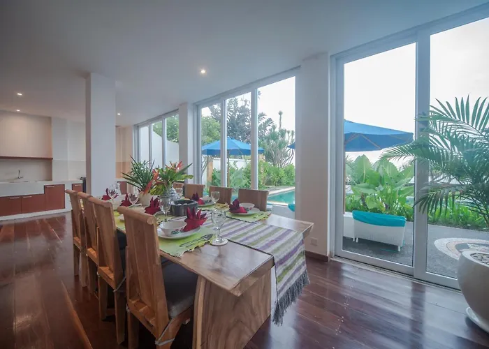 Villa Suzuki Beachfront Ketewel