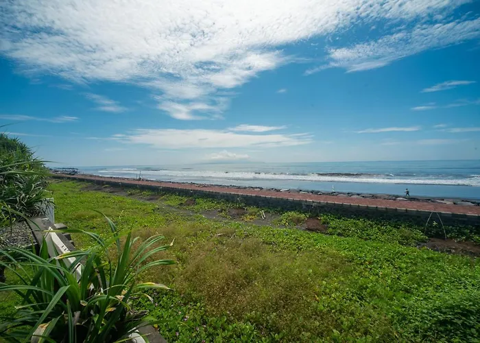 Suzuki Beachfront Villa Ketewel